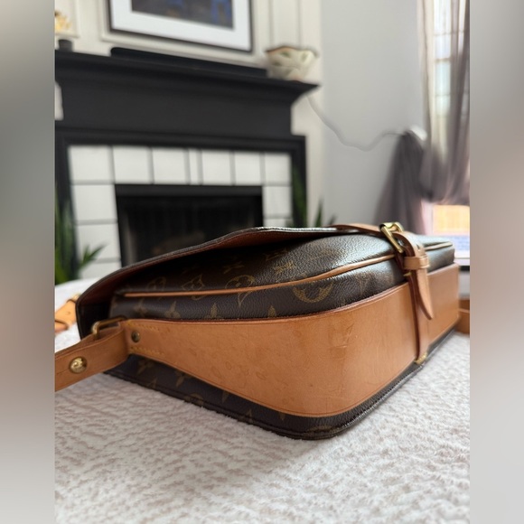 Authentic Louis Vuitton Cartouchiere  Brown Tan Monogram Crossbody Bag - Picture 8 of 16